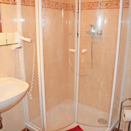 Vitalis Vitale Зеллин